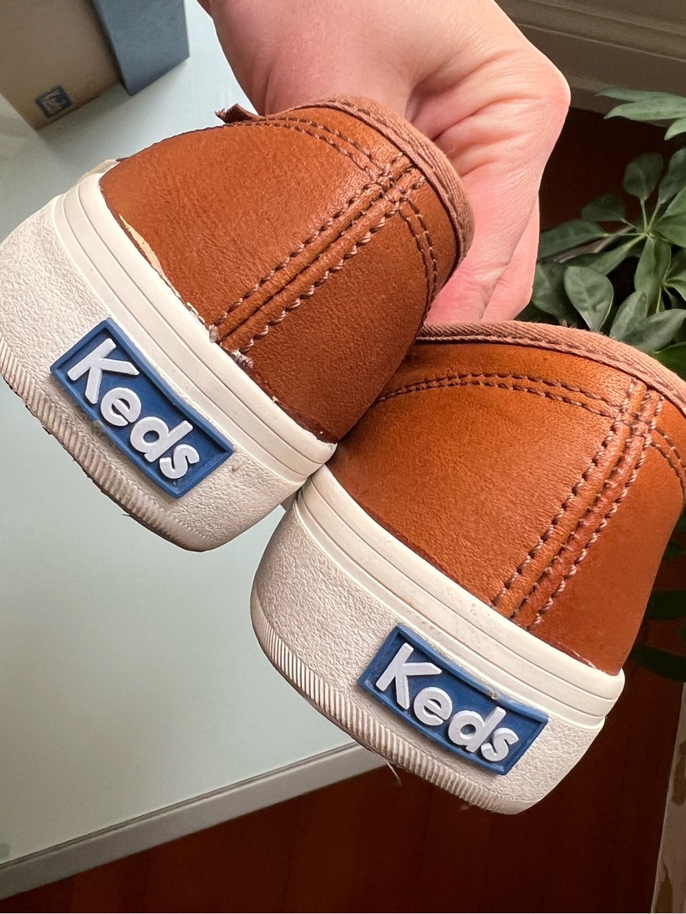 Keds Tan Leather Slip-On Sneakers 6.5 - Picture 3 of 5